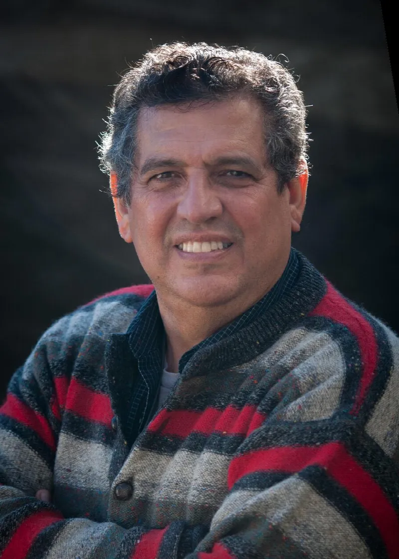 Ronny P Saenz